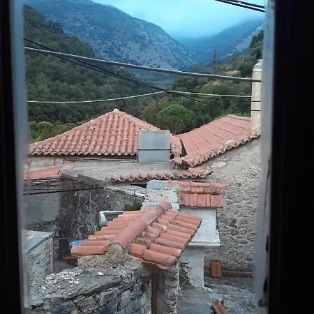 Polly Fournarou Tower-house Nyaraló Milea