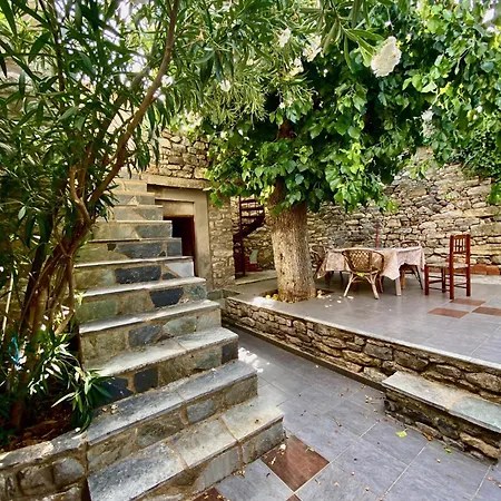 Polly Fournarou Tower-house Holiday home