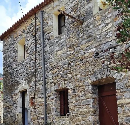 Polly Fournarou Tower-house Ferienhaus