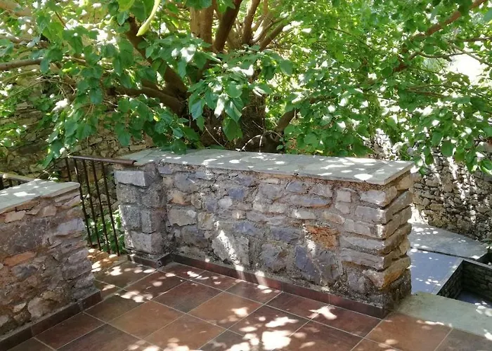 Polly Fournarou Tower-house Holiday home